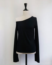 画像をギャラリービューアに読み込む, Asymmetry neck cutsew