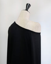 画像をギャラリービューアに読み込む, Asymmetry neck cutsew