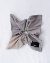 画像をギャラリービューアに読み込む, MeisMe × Yukari Yoshii Square chouchou