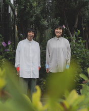画像をギャラリービューアに読み込む, 【予約販売】コットンガーゼボタンダウンシャツ - ライトグレー×サックス -