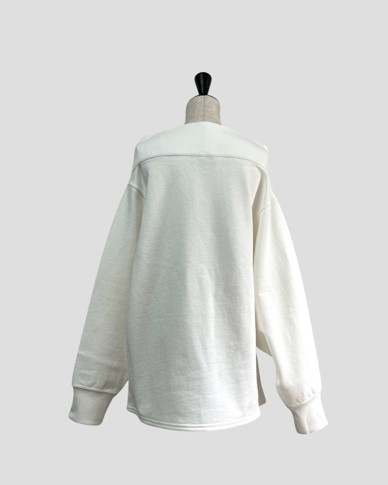 【予約商品】Off shoulder sweatshirt