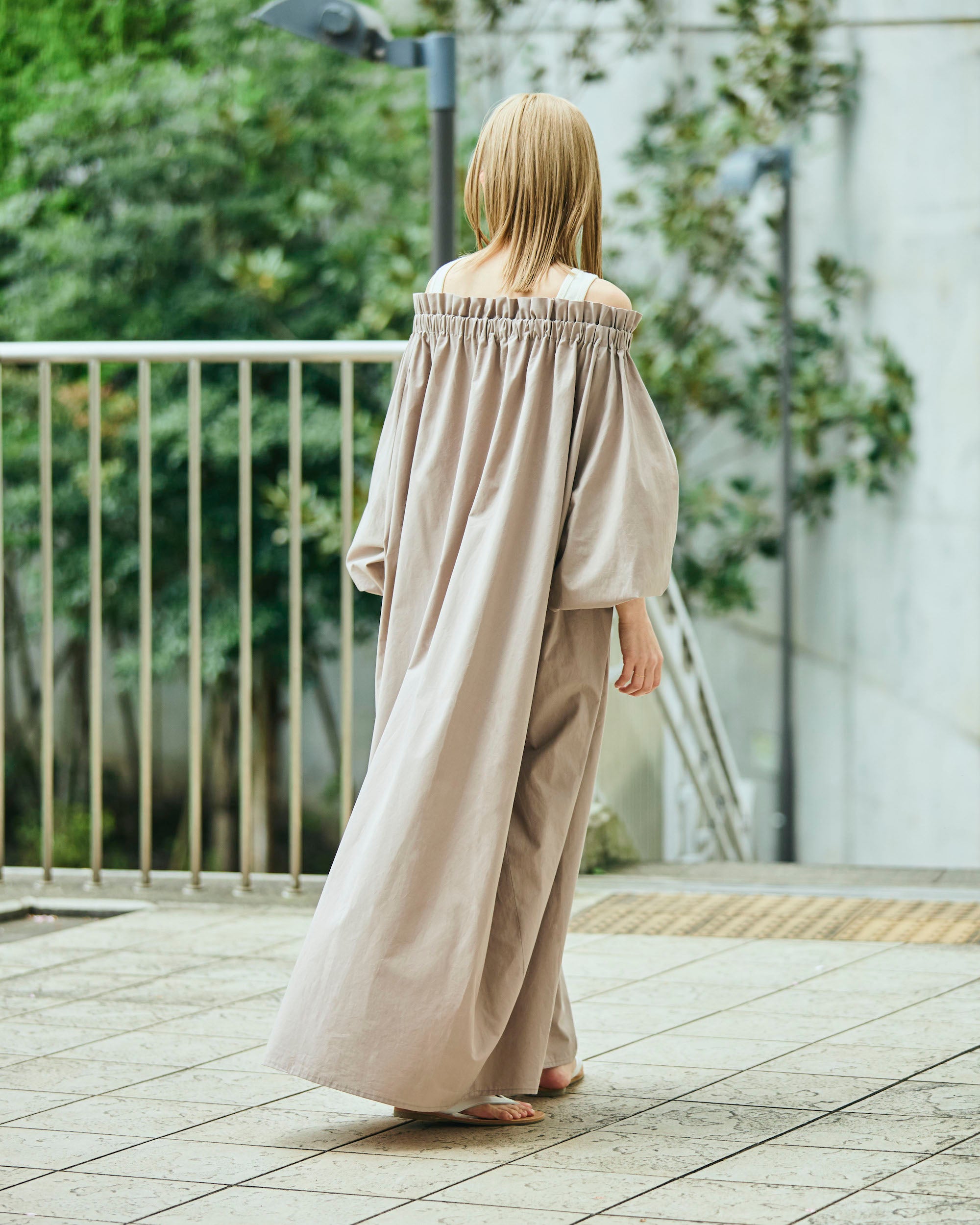 予約商品】MeisMe × Atsuko Fujita Cotton gathered puff dress  